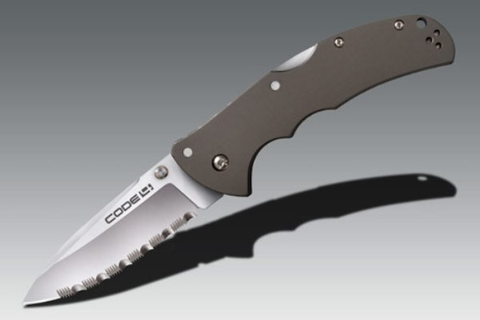 Code 4 Spear Point Serrated